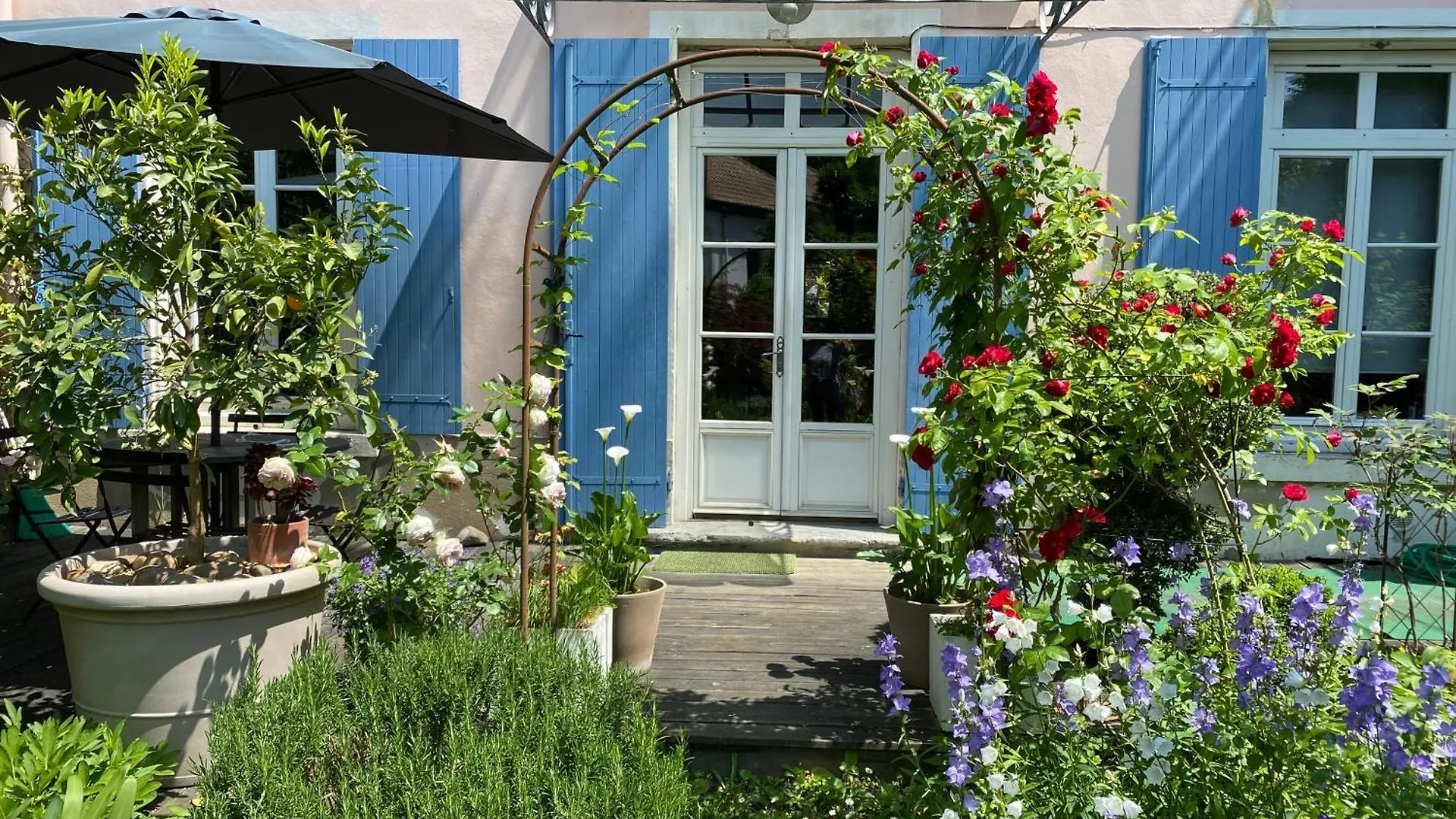 Un Jardin En Ville - Parking Gratuit Lyon France