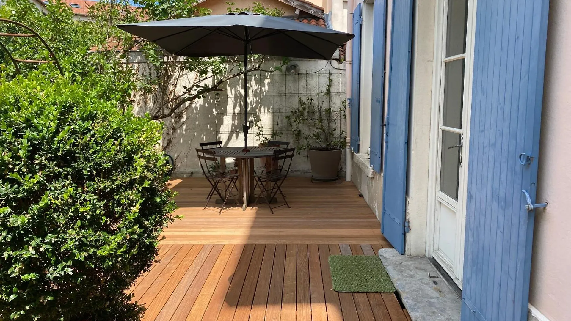 Apartment Un Jardin En Ville - Parking Gratuit Lyon France
