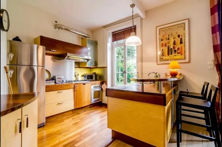 Apartment Un Jardin En Ville - Parking Gratuit Lyon France